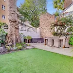 Luxury Kensington Flat - Private Garden - Tube 4 Min Walk