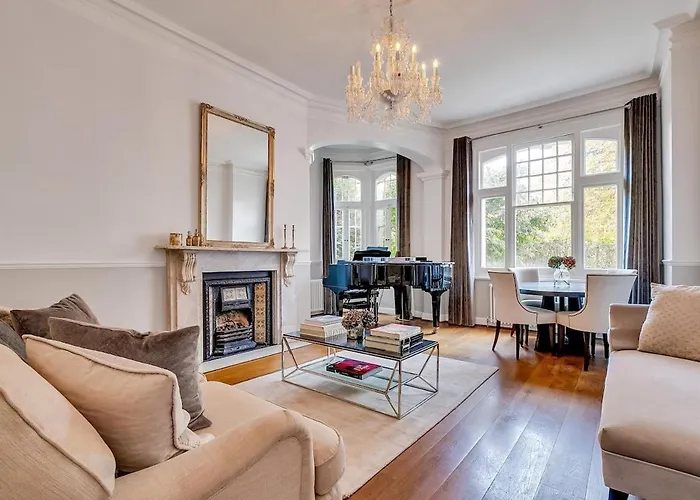 Luxury Kensington Flat - Private Garden - Tube 4 Min Walk