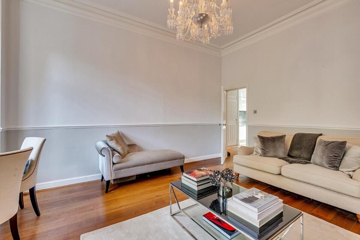 Luxury Kensington Flat - Private Garden - Tube 4 Min Walk *