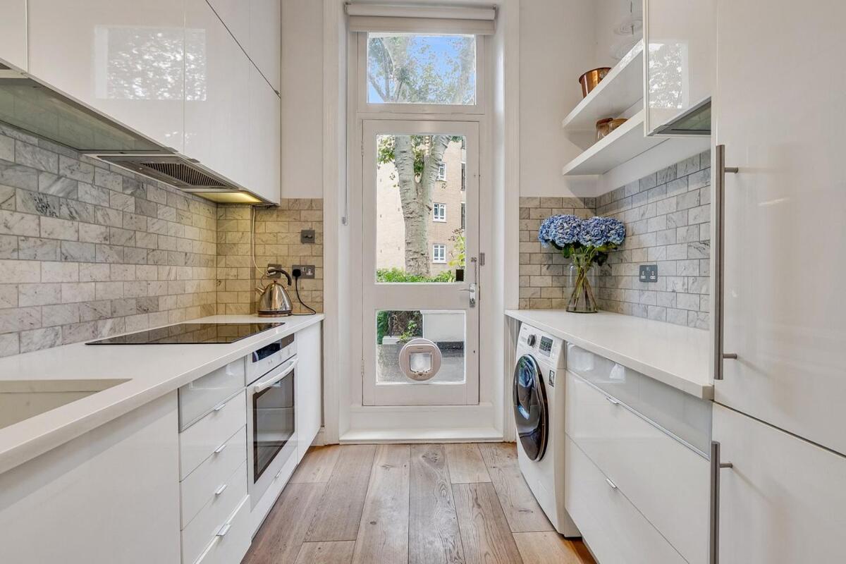Luxury Kensington Flat - Private Garden - Tube 4 Min Walk *